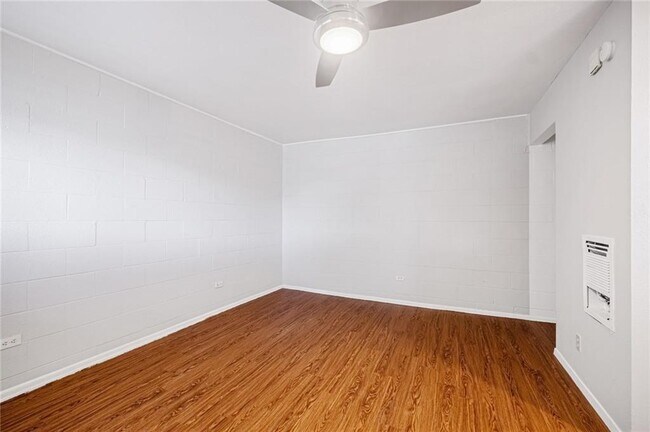 Foto del edificio - 903 Springdale Rd