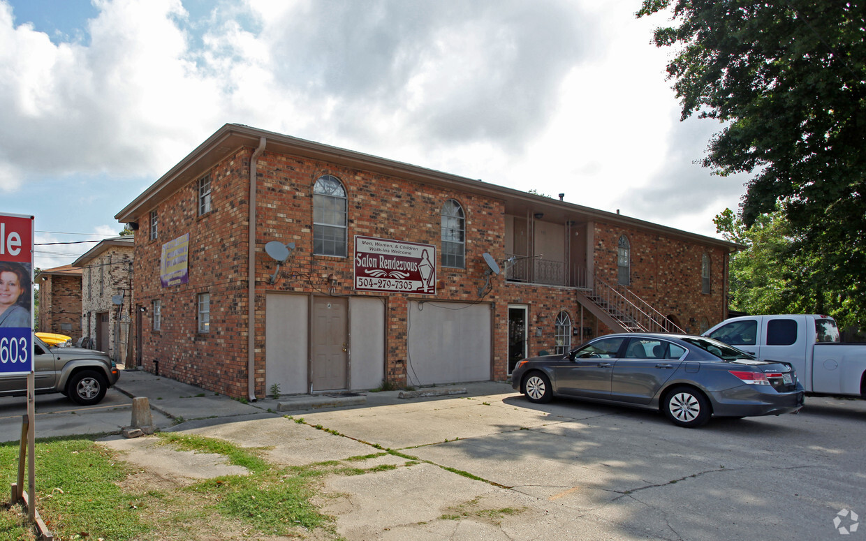 Primary Photo - 901-903 E St Bernard Hwy