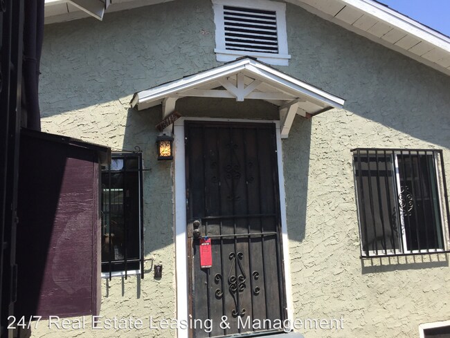 Foto del edificio - 1311 1/2-1311 1/2 E 55th St