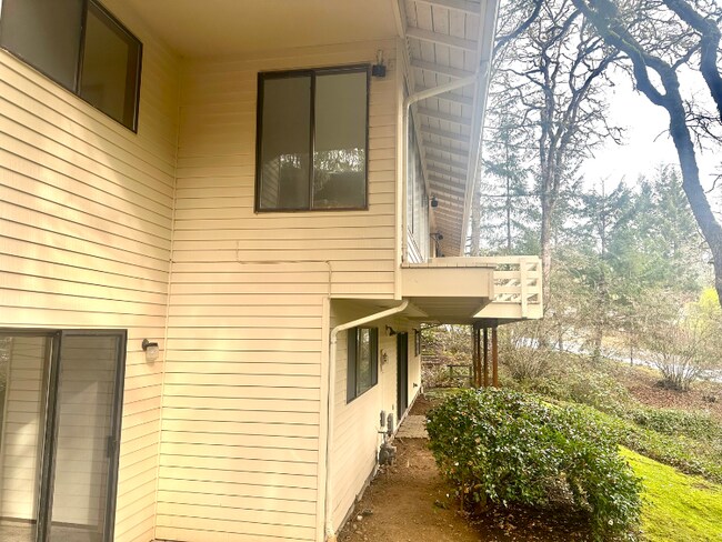 Building Photo - 6310 NW Ponderosa Ave