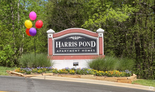 Building Photo - Harris Pond