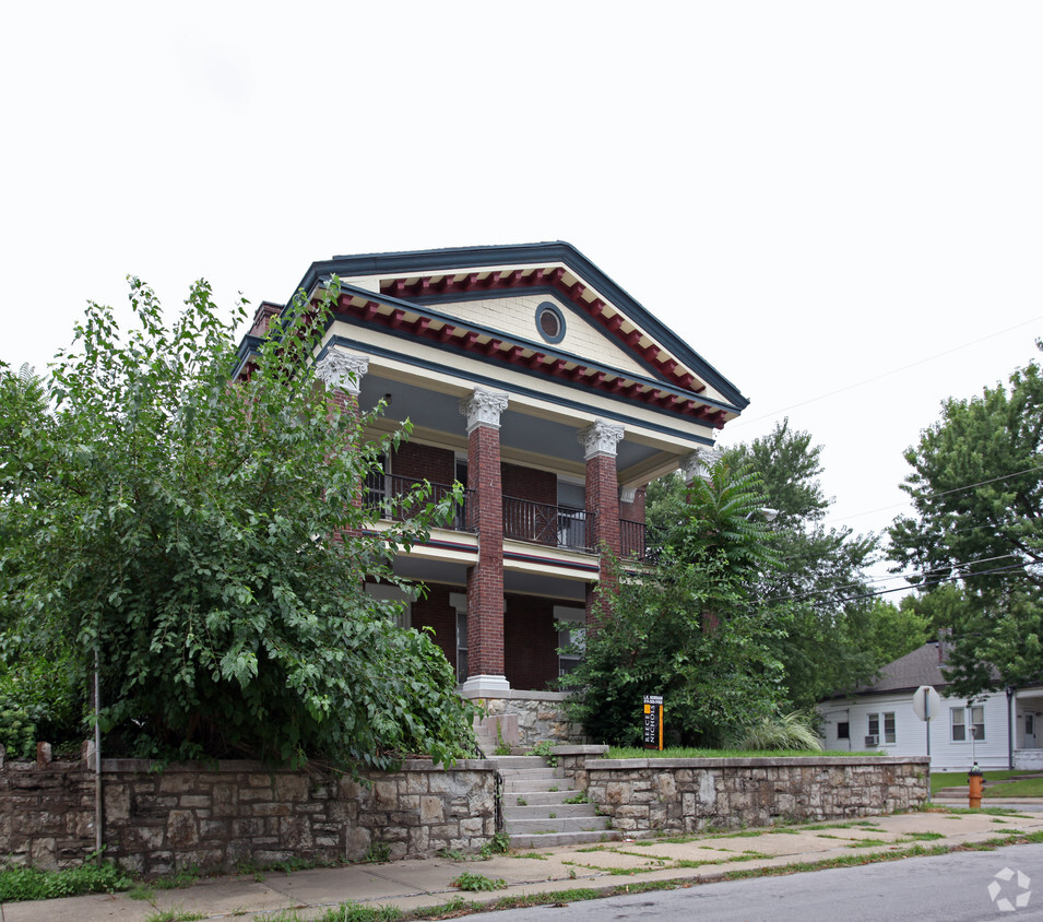 Building Photo - Building 1