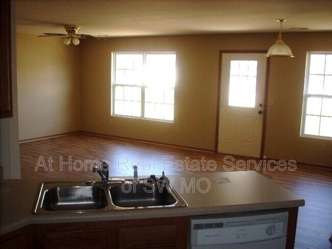 Foto del edificio - 1138 S Clifton Ave