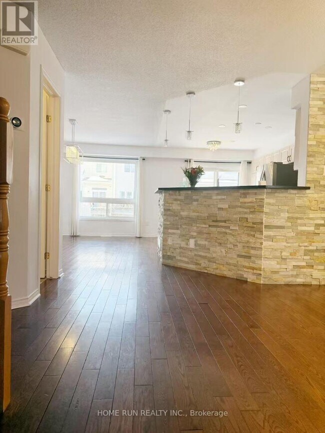 Building Photo - 330 Applecross Crescent