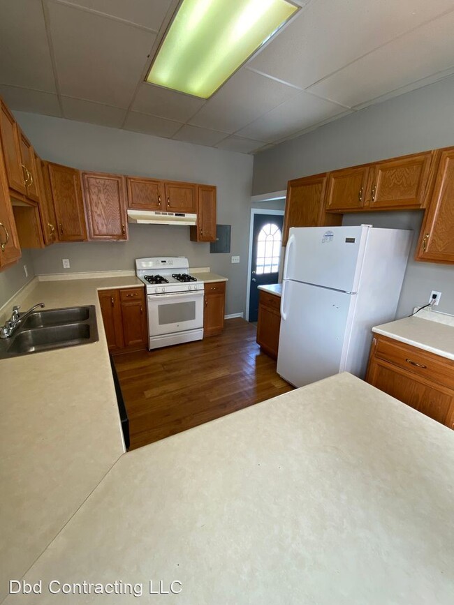 Building Photo - 2 br, 1 bath House - 4410 South Park Dr.
