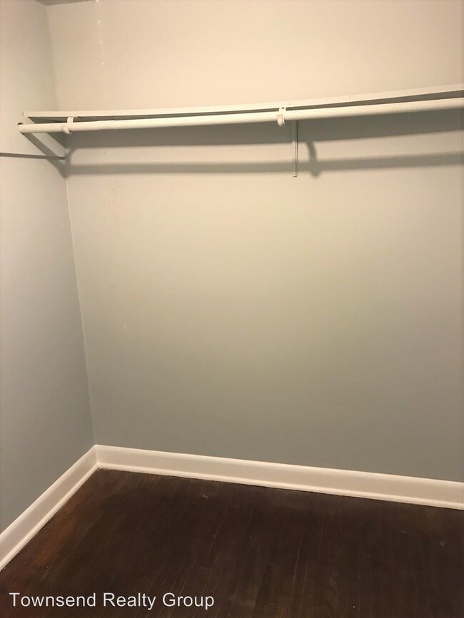 Foto del edificio - 3708 Rosehaven Dr