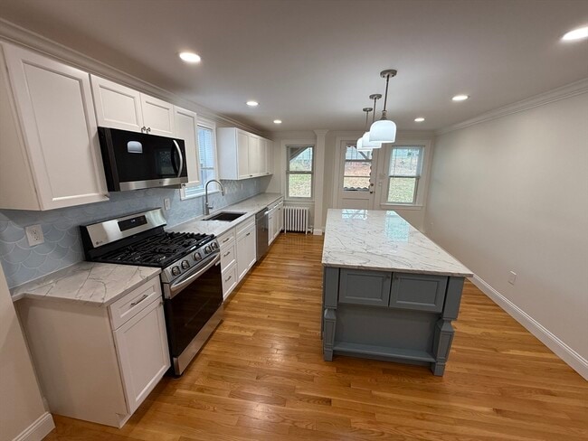 Building Photo - 22 Sweetser St