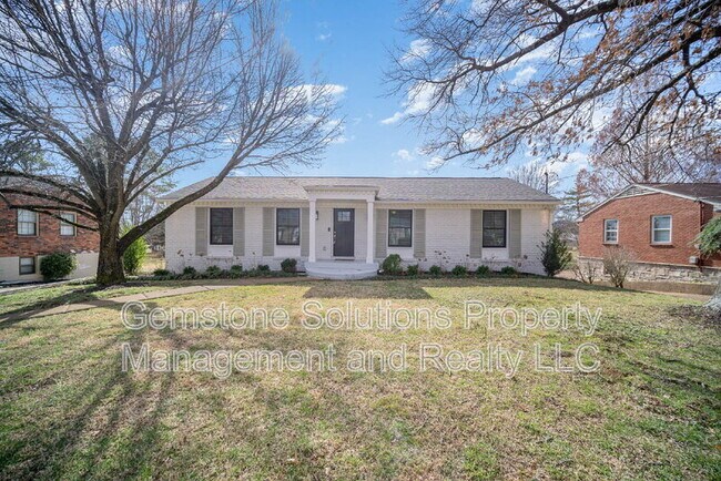 Photo - 413 Lynn Dr House