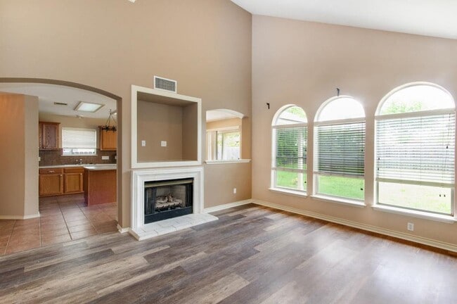Building Photo - 1810 W Pflugerville Pkwy