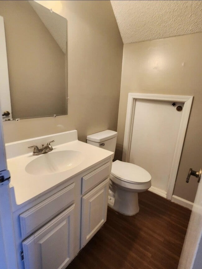 Building Photo - 309 W Sallier St