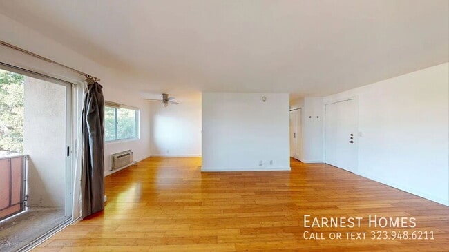 Foto del edificio - 525 N Sycamore Ave