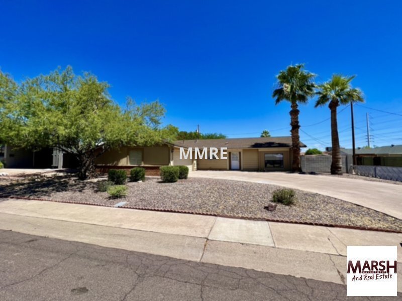 Foto principal - NICE 3 BEDROOM HOME IN SCOTTSDALE!