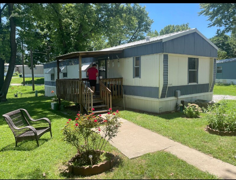 Foto principal - 2710 N Farm Rd 137