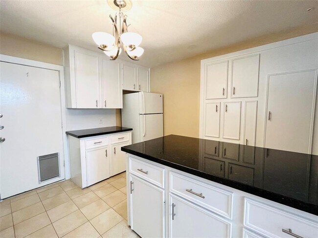 Foto del edificio - 5418 Grand Lake St
