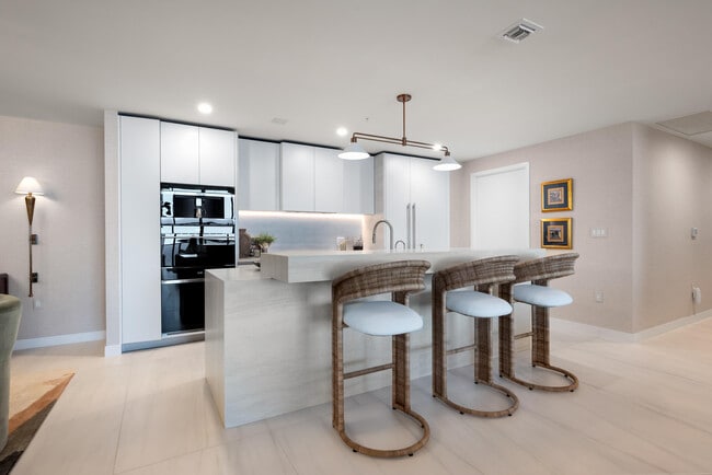 Foto del edificio - 900 N Ocean Blvd