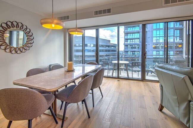 Foto del edificio - 1530 Key Blvd