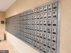 Building Photo - 10201 Grosvenor Pl