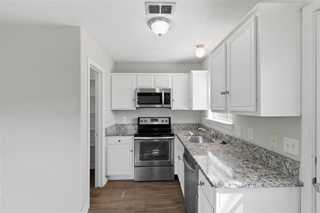 Building Photo - 1901 Wright St