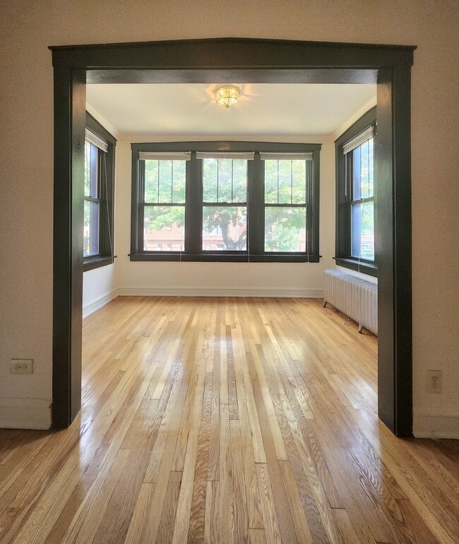 Building Photo - 403 S Kenilworth Ave