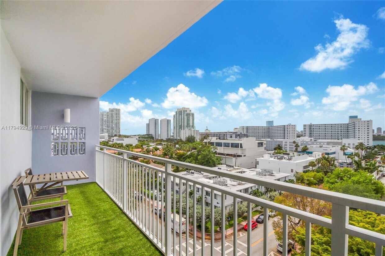 Foto principal - 1045 10th St