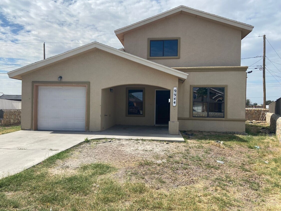 Primary Photo - HOME FOR RENT IN HORIZON SOCCORO