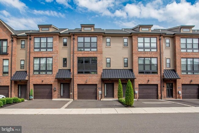 Building Photo - 25 Sienna Pl