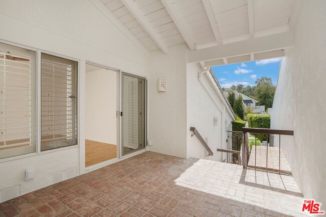 Building Photo - 4618 Park Mirasol