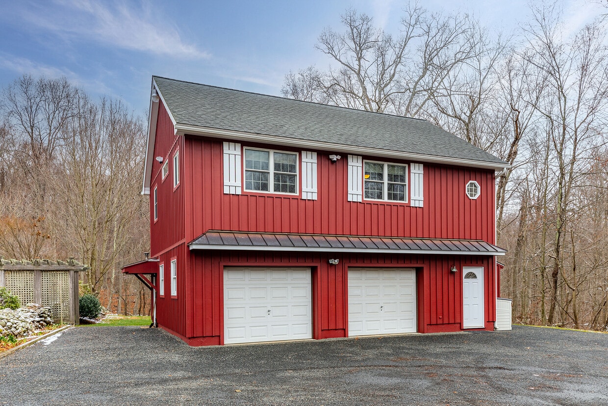 Primary Photo - 346 Southbury Rd