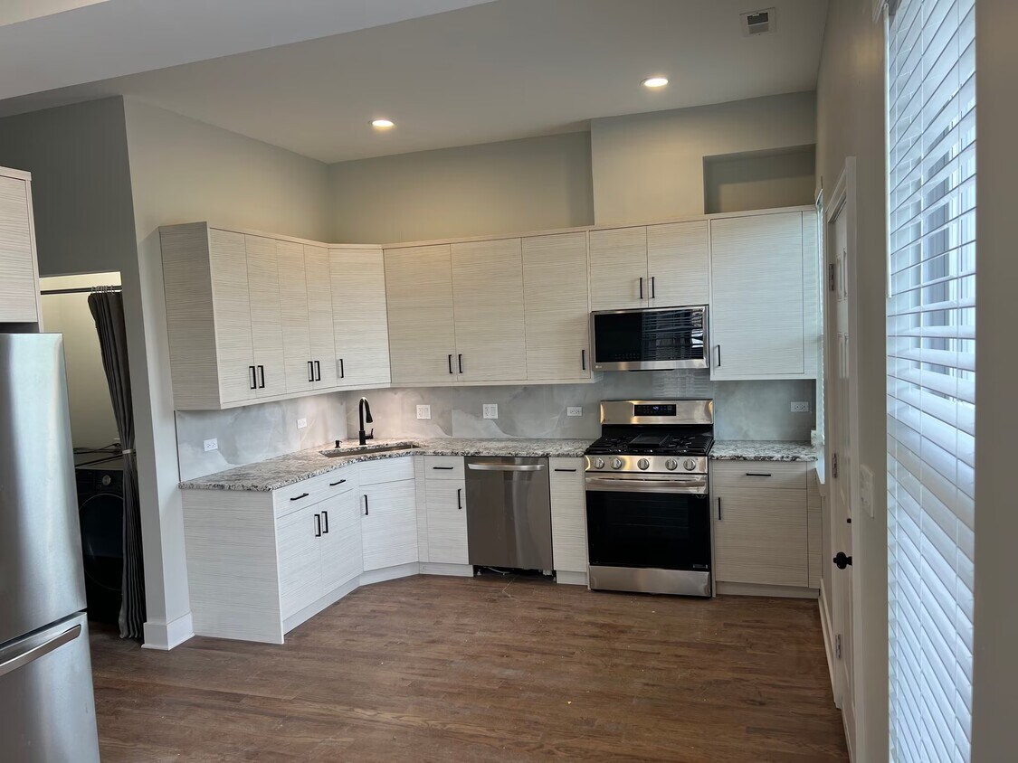 Foto principal - 2750 W Wilcox St