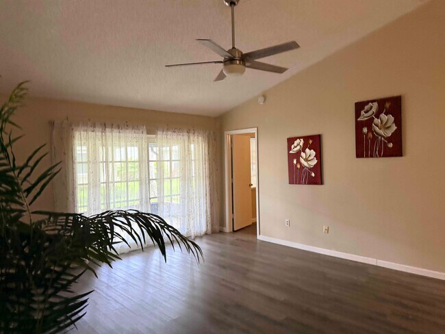 Foto del edificio - 3968-3105 105th Ave N
