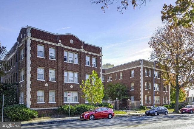 Building Photo - 6645 Georgia Ave NW