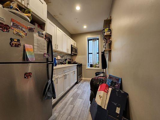 Foto del edificio - 3 bedroom in BRONX NY 10468