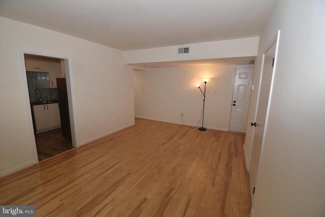 Building Photo - 1806 Key Blvd