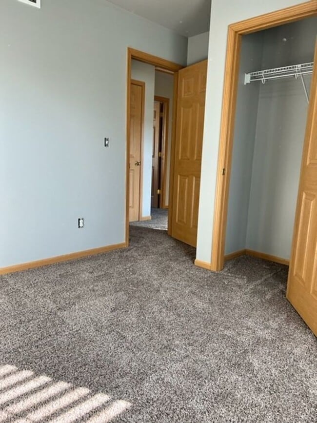 Building Photo - 1715 Dainesway Dr