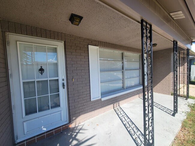 Foto del edificio - 7221 Stone Rd