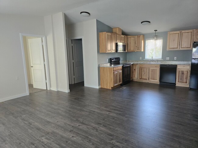 Building Photo - 3 bed 2 bath Single Family Home for Rent i...