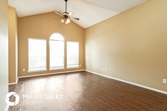 Building Photo - 10241 Pleasant Mound Dr