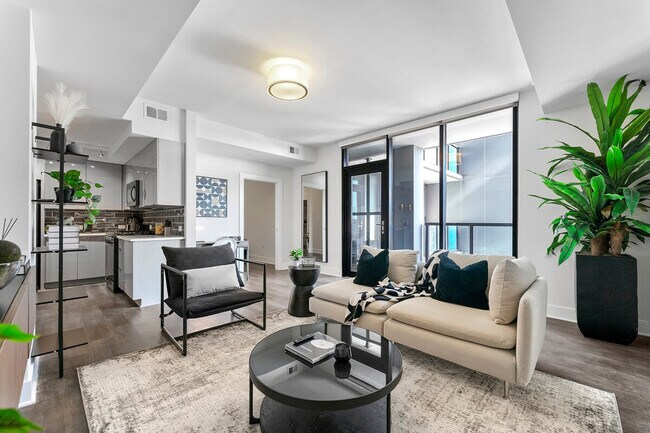Foto del edificio - 1400 W Peachtree St NW