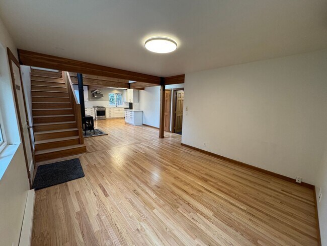 Foto del edificio - Spacious 4-Bedroom Home on Bainbridge Island