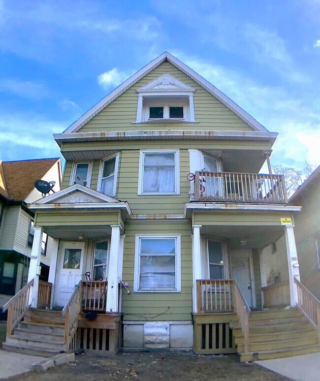Building Photo - 906-908 S 25th St