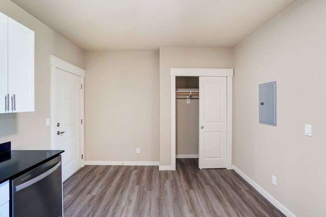 Interior Photo - 193-Osprey Point