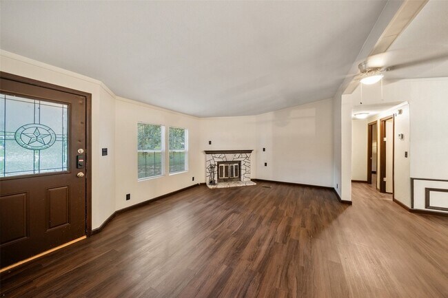 Building Photo - 110 Charlies Ln