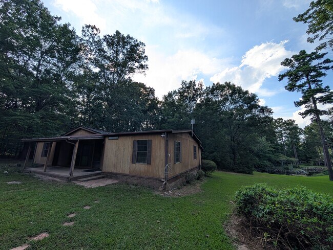 Foto del edificio - 7211 Union Grove Church Rd