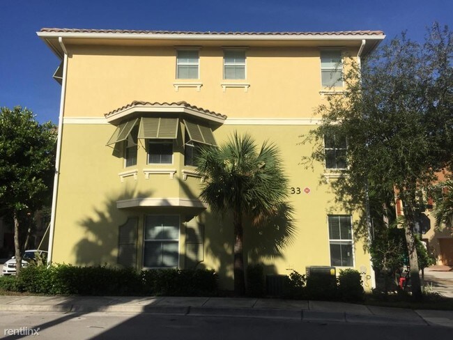 Building Photo - 3 br, 2.5 bath Townhome - 1220 Via Maggio