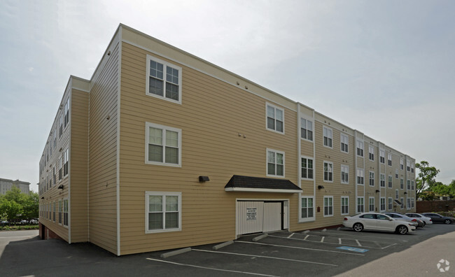 Foto del edificio - Cary-Belvidere Apts. Phase Two