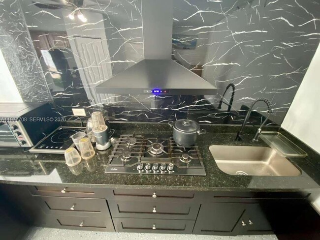 Building Photo - 7110 Hope St