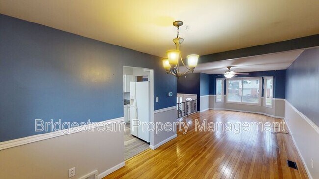 Foto del edificio - 1700 Dutchess Ave