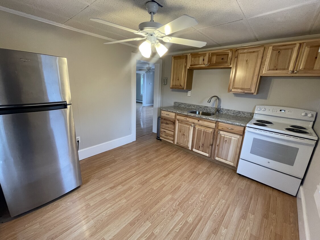 75 Saunders St Unit 3, North Andover, MA 01845 Apartments in North Andover, MA