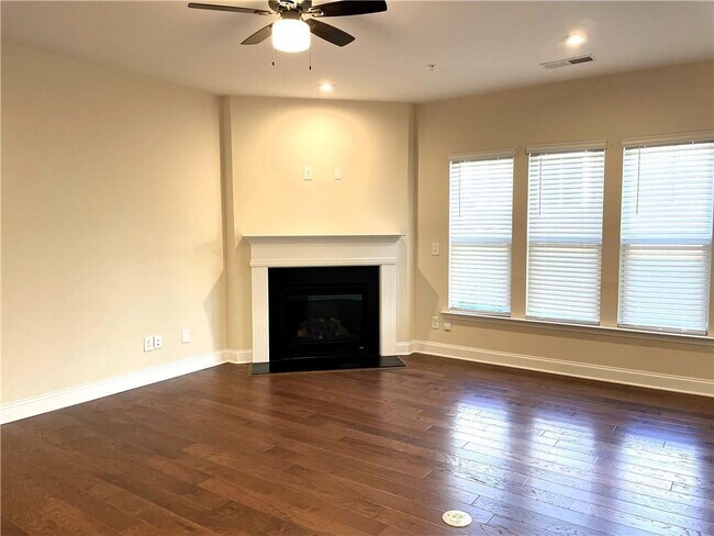 Foto del edificio - 502 Cooper Ln