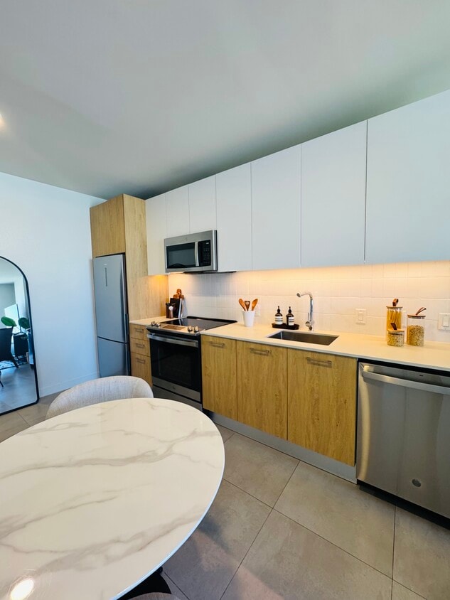 Primary Photo - 224 NW 31st St